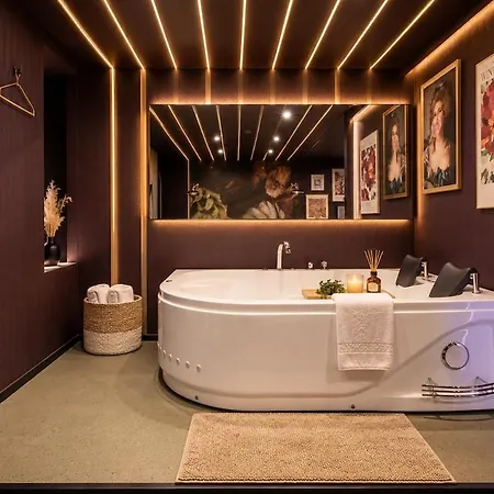 By Ozc Immo, Le Floral - Jacuzzi * Mulhouse